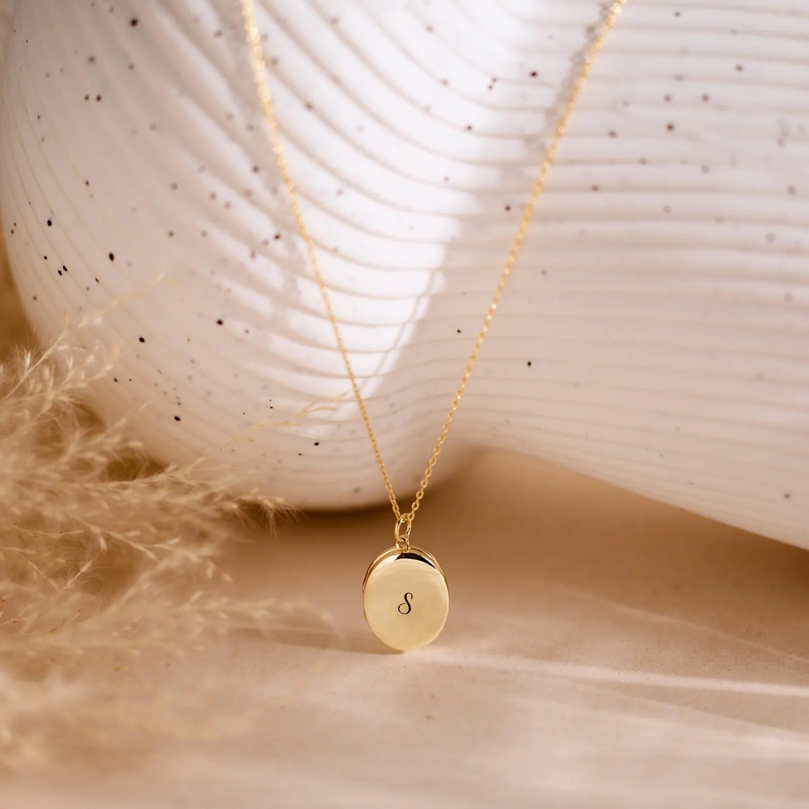 Personalized Oval Locket Necklace with Photo