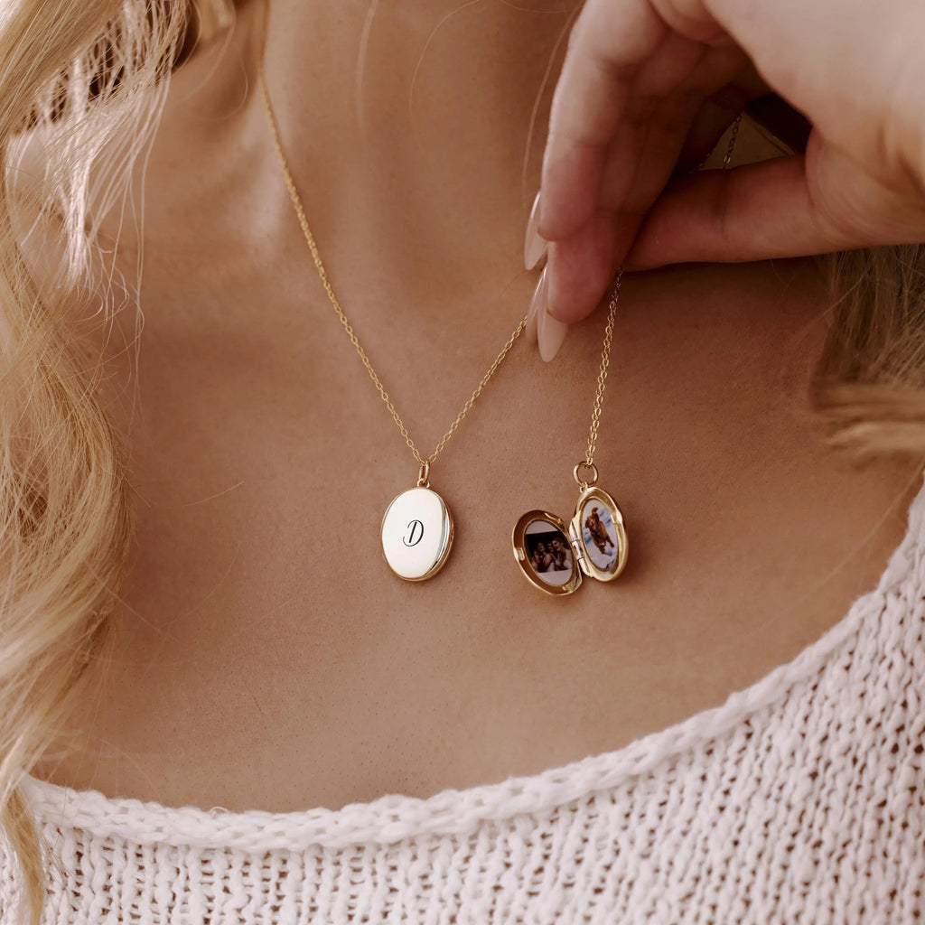 Personalized Oval Locket Necklace with Photo