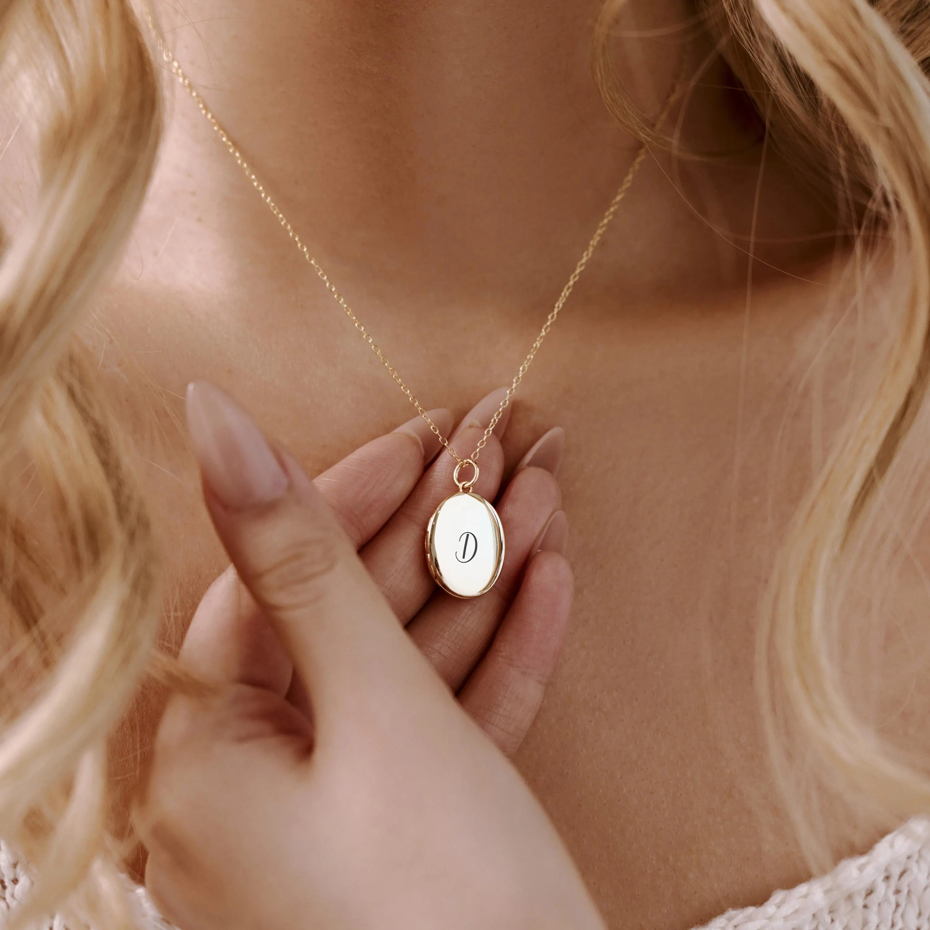 Personalized Oval Locket Necklace with Photo