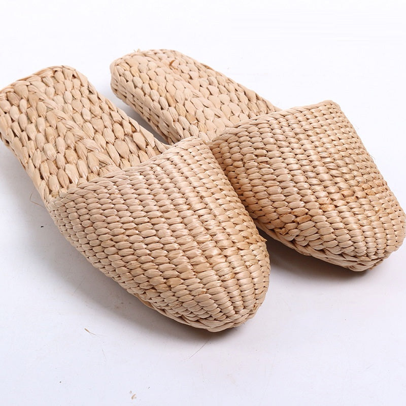 Hand-woven cattail and cotton-linen blend slippers designed in Baotou