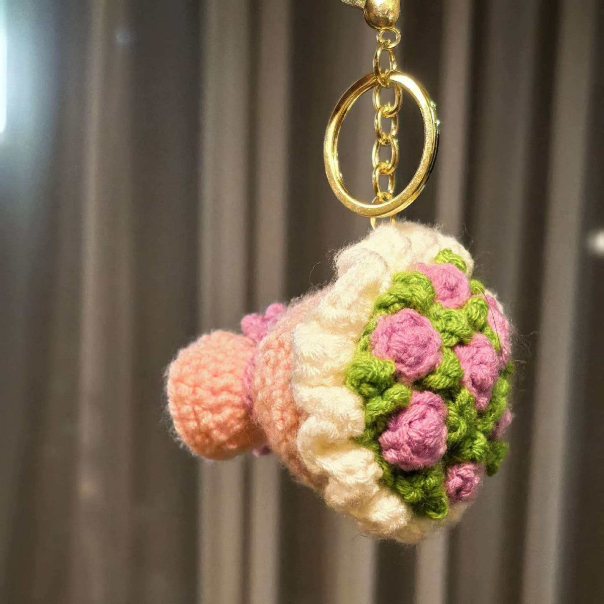 Handmade mini yarn bouquet Valentine's Day/New Year gift pendant