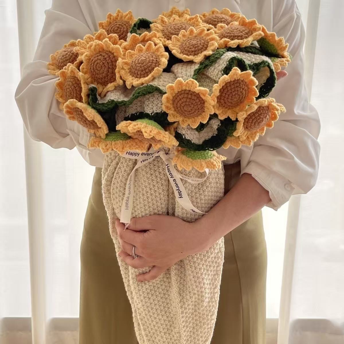Hand-crocheted floral bouquet blanket / Limited edition sunflower